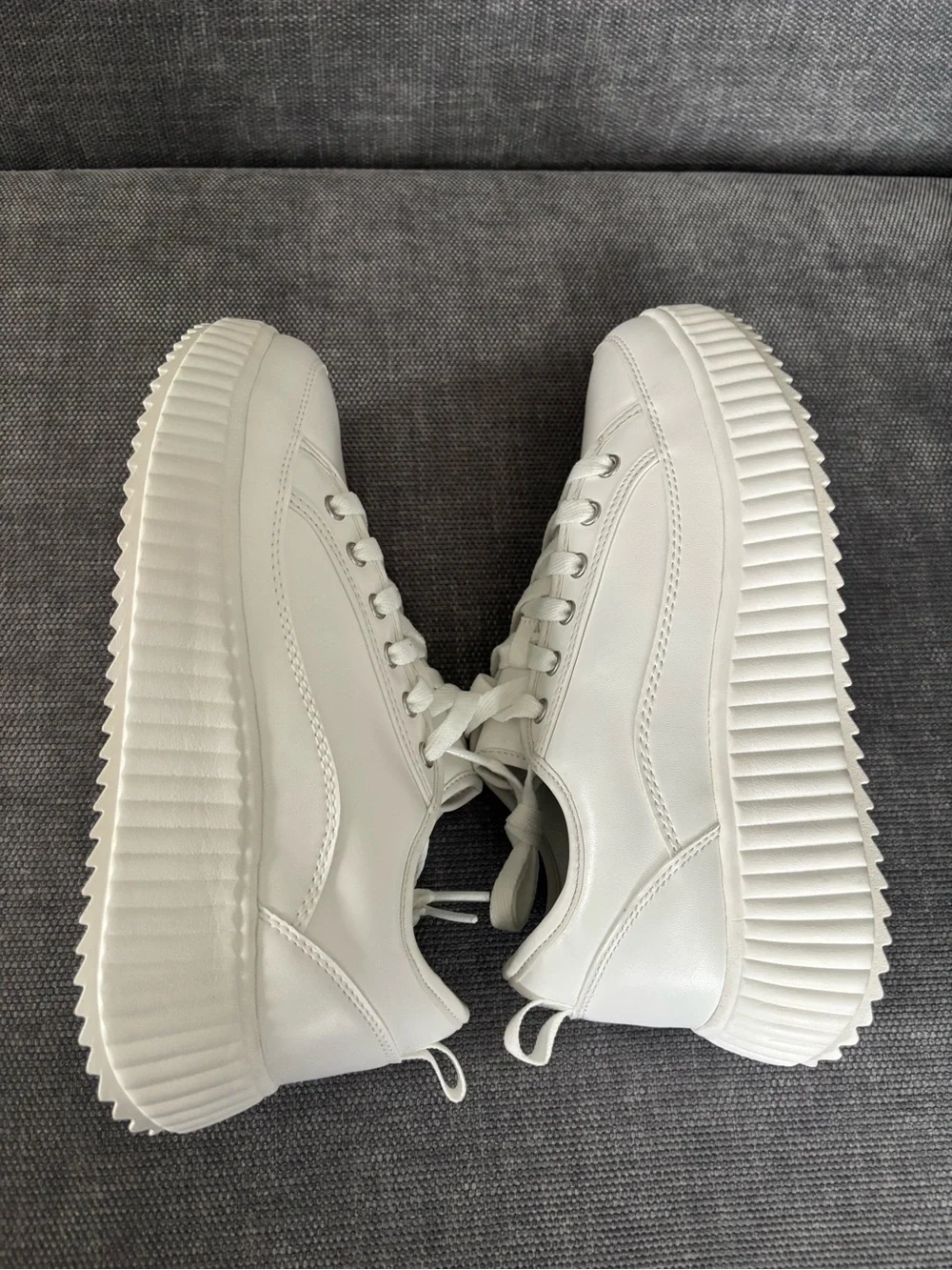Dream Pairs White Low-Top Platform Sneakers